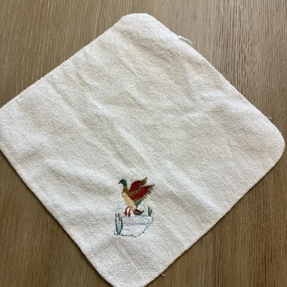 Vtg Fine Fashion Towel Set Bath Hand Washcloth Machine Embroidered Ducks 3 Piece